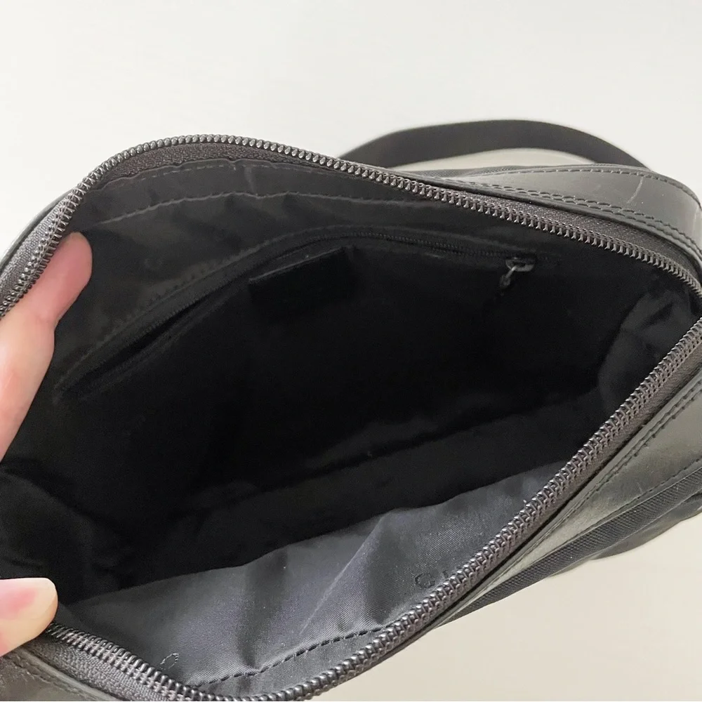 Gucci black woven nylon and leather camera shoulder bag - Picture 7 of 10